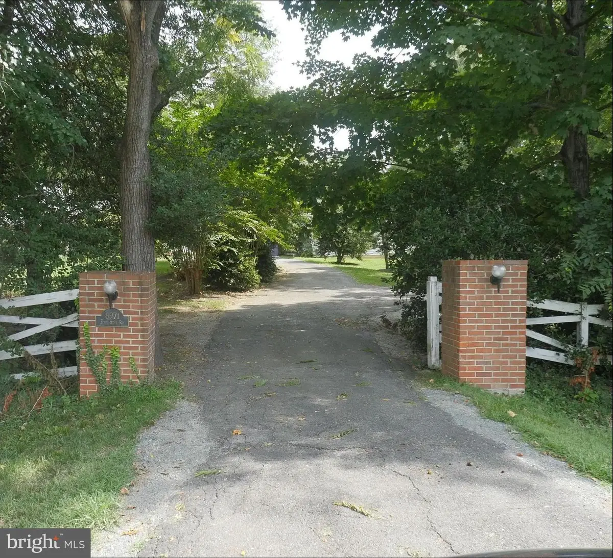 8971 Fort Hunt Rd, Alexandria, VA 22308 - #1