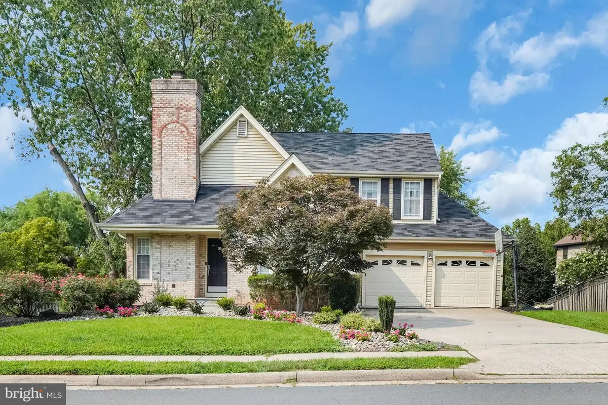 3251 Kinross Cir, Herndon, VA 20171 - #1
