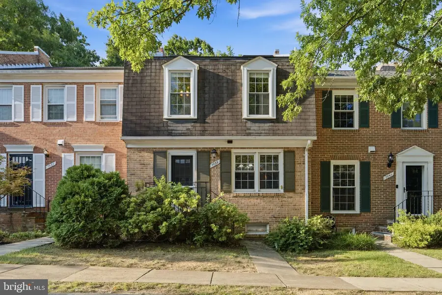 7039 Bradwood Ct, Springfield, VA 22151 - #2