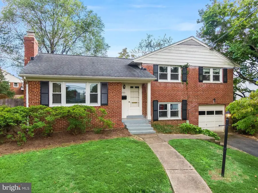 1323 Mayflower Dr, McLean, VA 22101 - #2