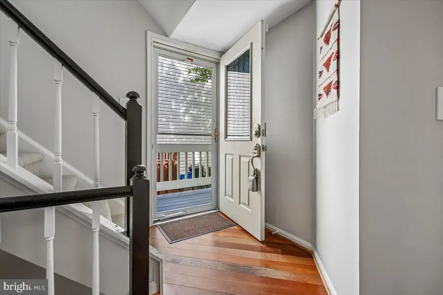 11194 Silentwood Ln, Reston, VA 20191 - #3