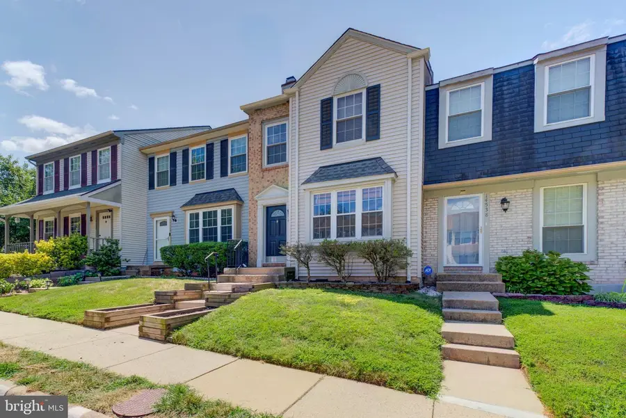 14536 Castleford Ct, Centreville, VA 20121 - #2