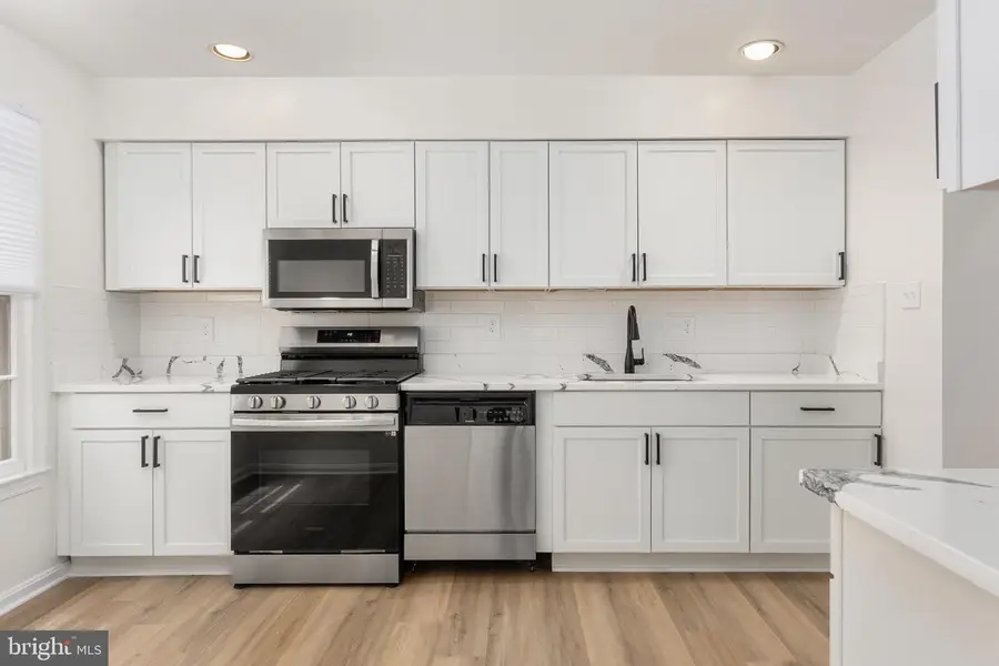 4215 Sleepy Lake Dr, Fairfax, VA 22033 - #3