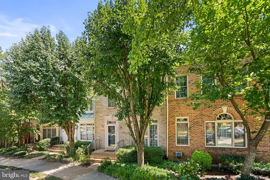6631 Thurlton Dr, Alexandria, VA 22315 - #3