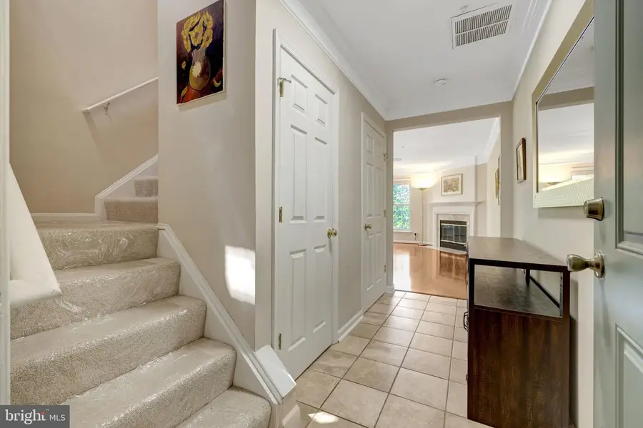 12739 Fair Crest Ct #302, Fairfax, VA 22033 - #3