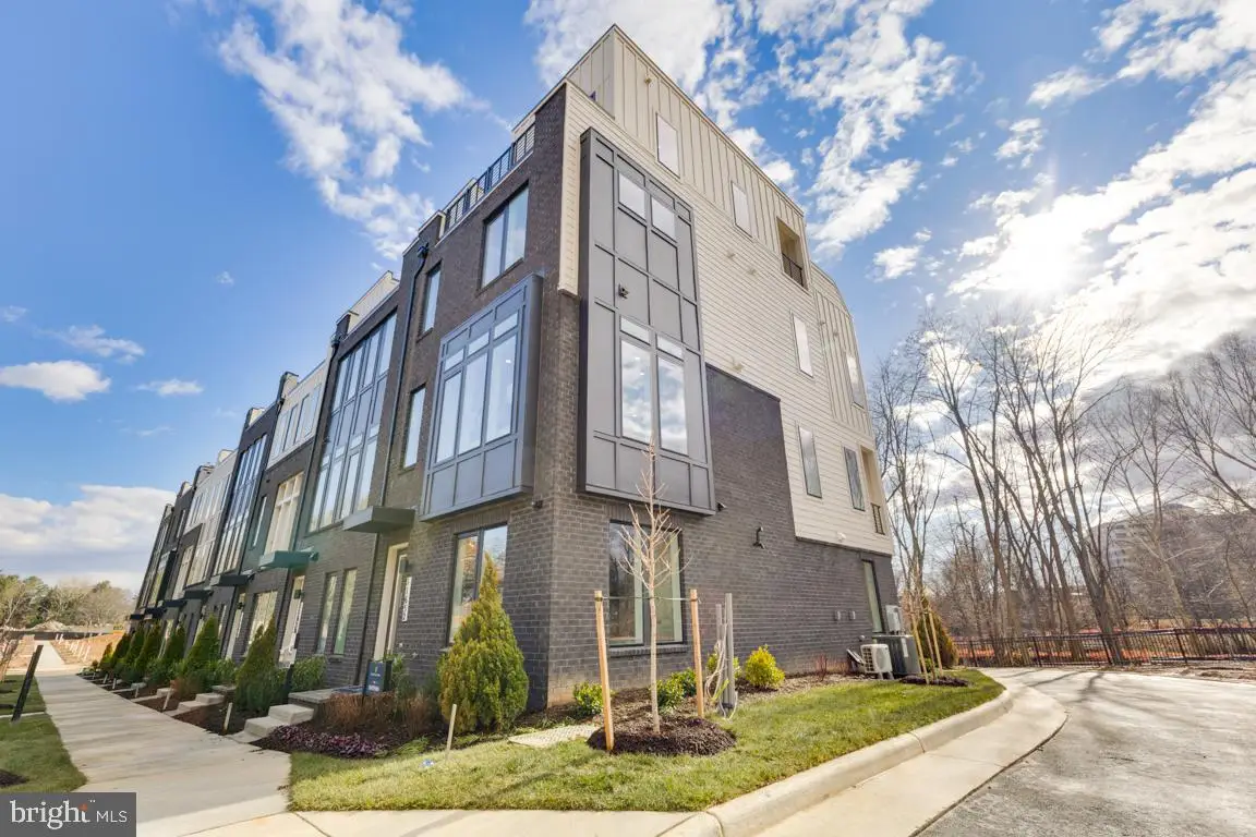 11589 Patriotic Ln, Reston, VA 20190 - #1