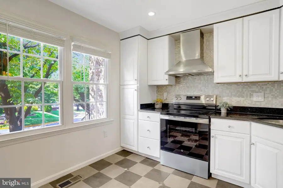 4356 Greenberry Ln, Annandale, VA 22003 - #2