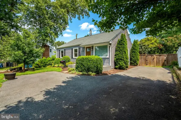 2017 Edgar Ct, FALLS CHURCH, VA 22043