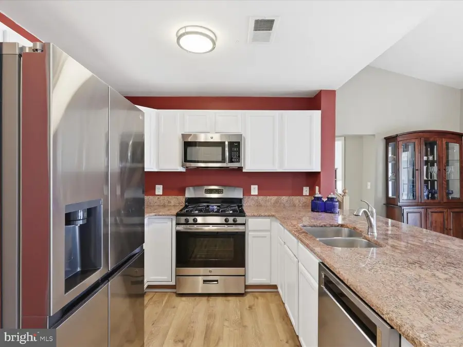 11565 Cavalier Landing Ct #401, Fairfax, VA 22030 - #3