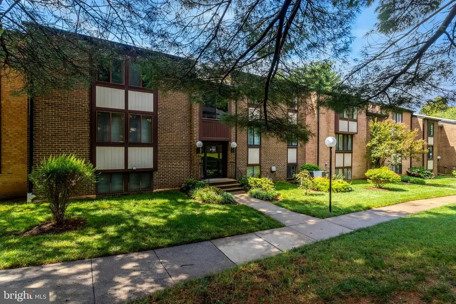 9731 Kings Crown Ct #201, Fairfax, VA 22031 - #2
