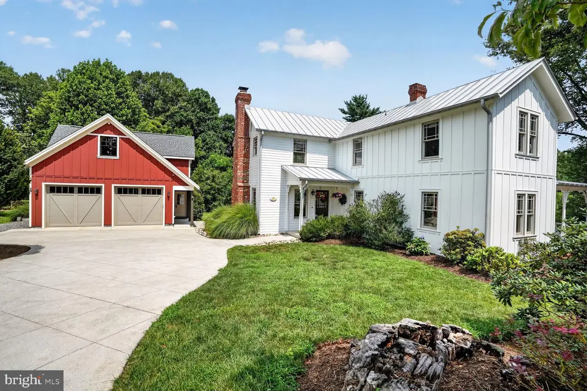 10526 Marbury Rd, Oakton, VA 22124 - #1