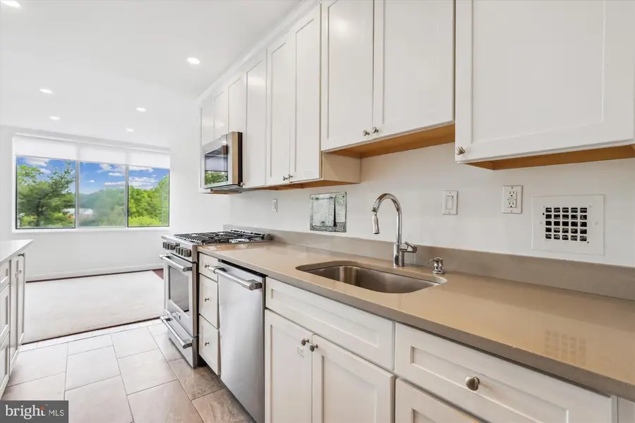 6621 Wakefield Dr #302, Alexandria, VA 22307 - #3