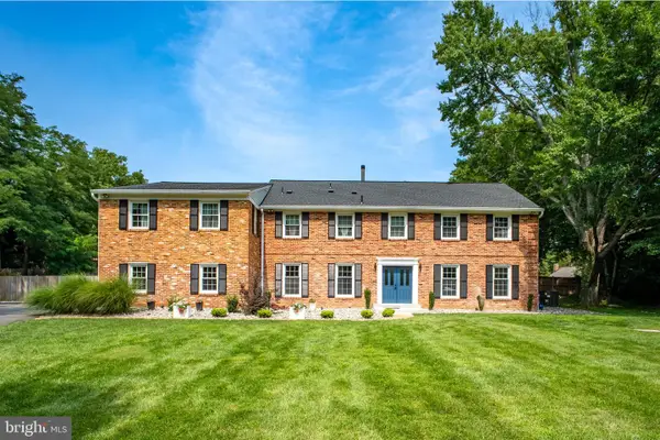 8354 Old Dominion Dr, MCLEAN, VA 22102
