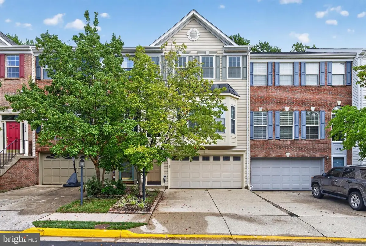 6701 Ordsall St, Alexandria, VA 22315 - #1