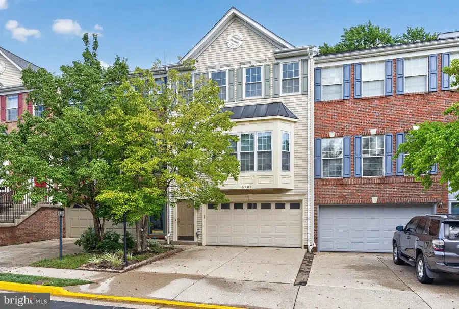 6701 Ordsall St, Alexandria, VA 22315 - #2
