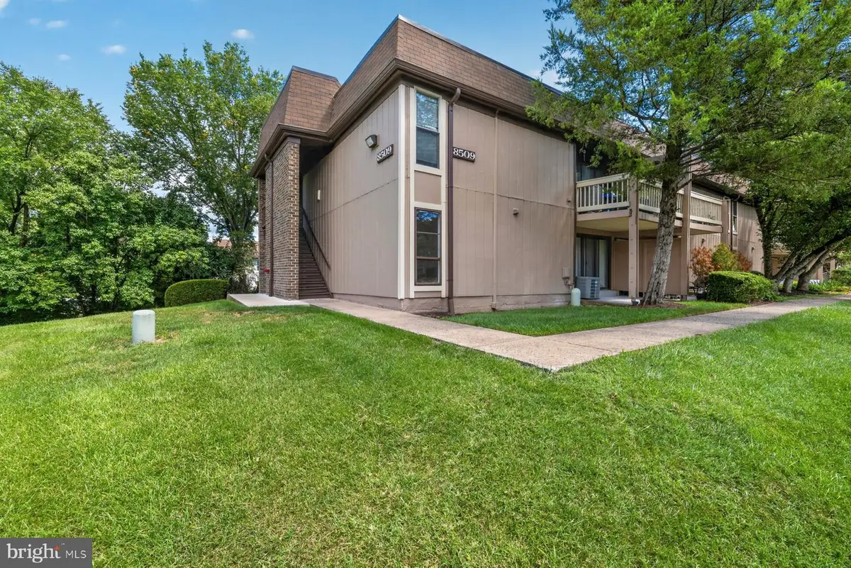 8509 Barrington Ct #j, Springfield, VA 22152 - #1