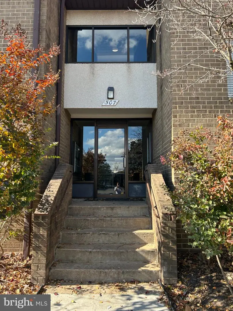 507 Florida Ave #103, Herndon, VA 20170 - #1