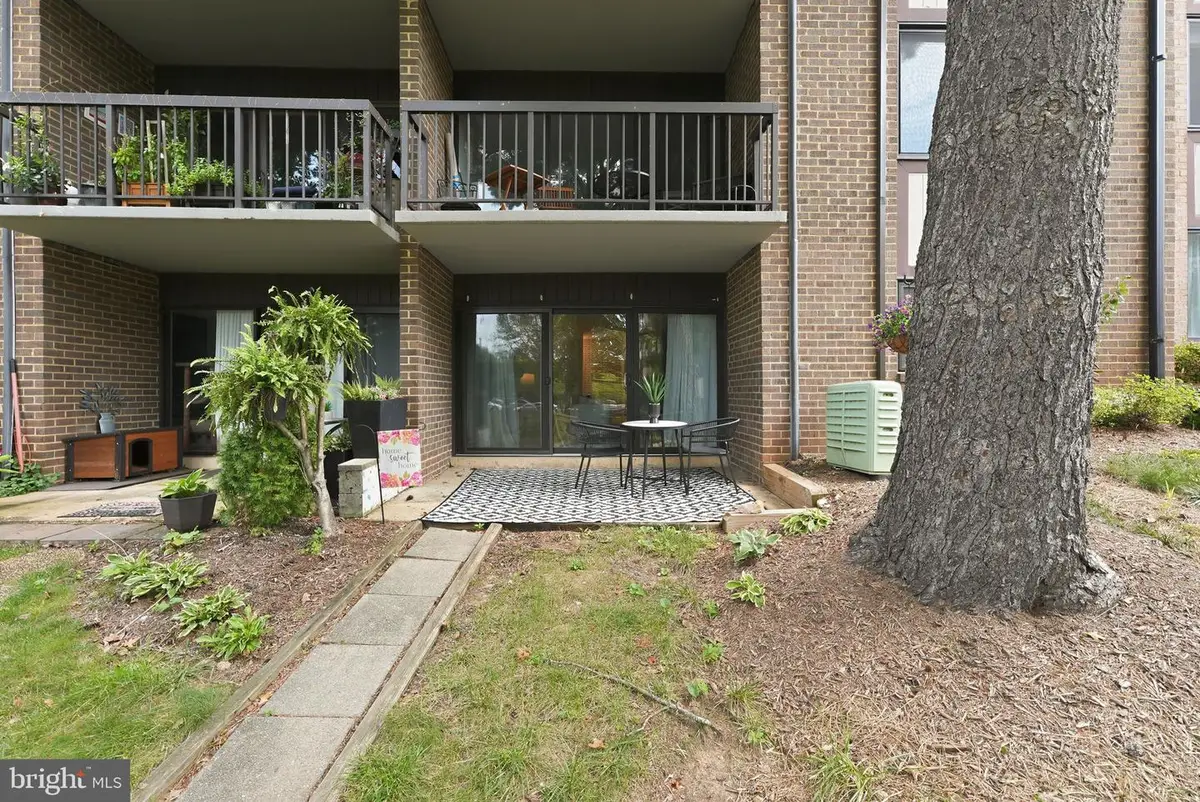 9735 Kings Crown Ct #1, Fairfax, VA 22031 - #1