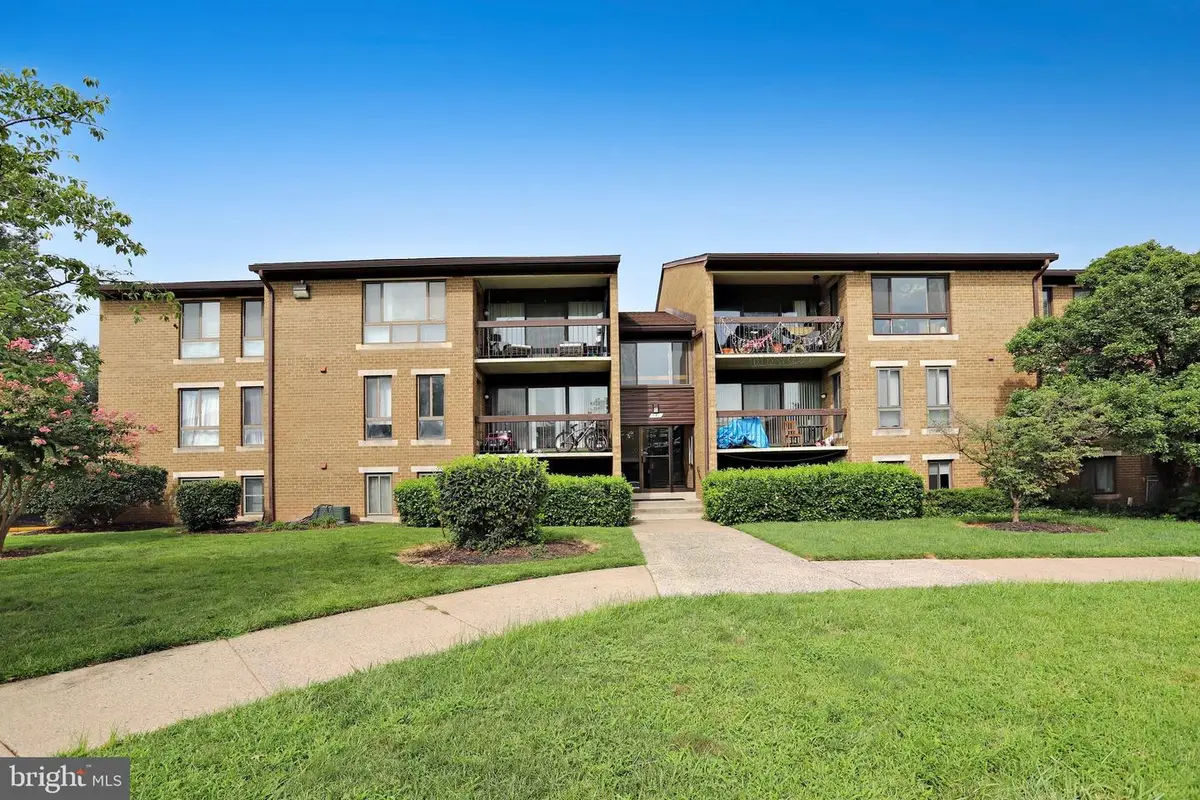 541 Florida Ave #101, Herndon, VA 20170 - #1