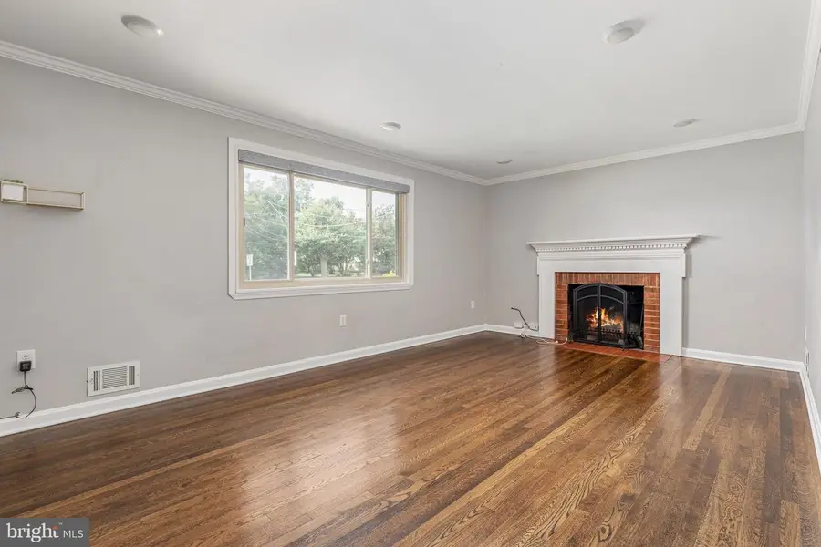 6630 S Kings Hwy, Alexandria, VA 22306 - #3