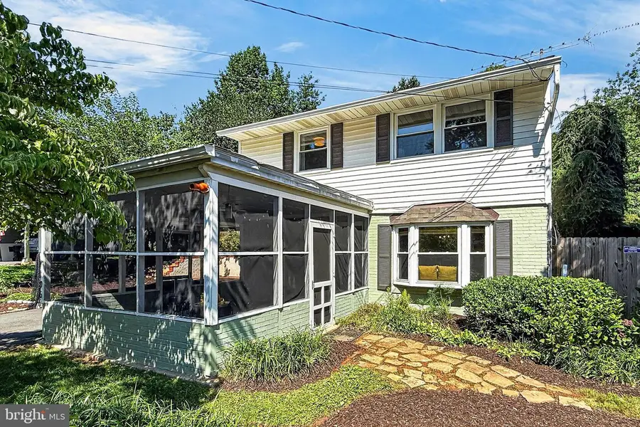 7106 Frazier Pl, Falls Church, VA 22042 - #3