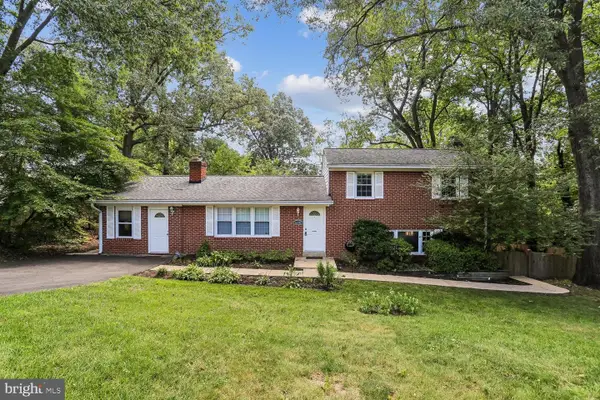8317 Accotink Rd, LORTON, VA 22079