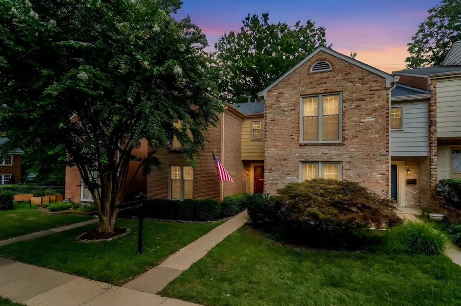 1956 Hopewood Dr, Falls Church, VA 22043 - #2