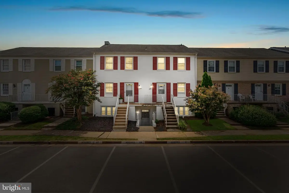 14409 Turin Ln, Centreville, VA 20121 - #1
