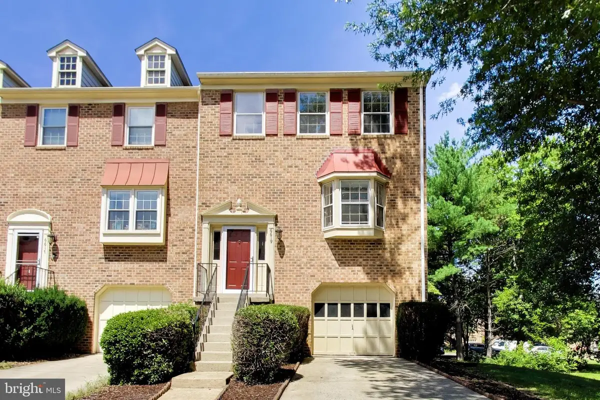 6619 Irvin Pl, Alexandria, VA 22312 - #1