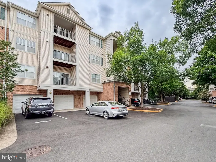 12140 Garden Grove Cir #404, Fairfax, VA 22030 - #2