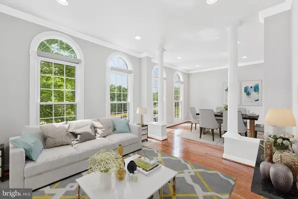 12850 Fair Heights Dr, FAIRFAX, VA 22033