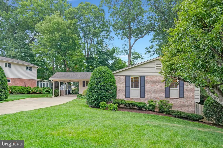 5002 Gainsborough Dr, Fairfax, VA 22032 - #2