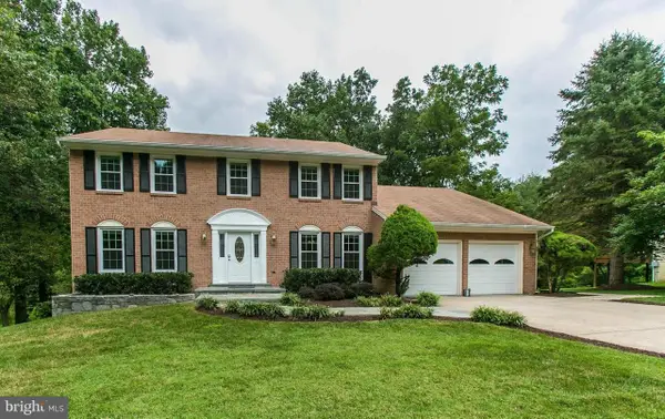 9614 Locust Hill Dr, GREAT FALLS, VA 22066