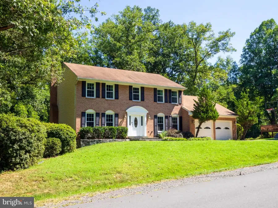 9614 Locust Hill Dr, Great Falls, VA 22066 - #2