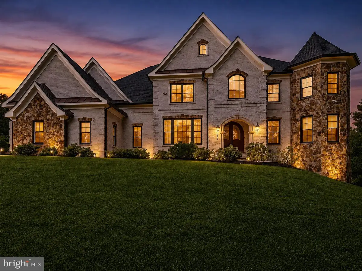 936 Kimberwicke Rd, McLean, VA 22102 - #1