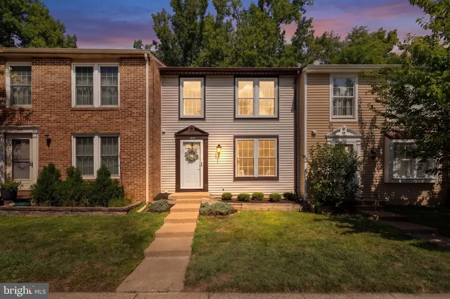 1624 Sierra Woods Dr, Reston, VA 20194 - #3