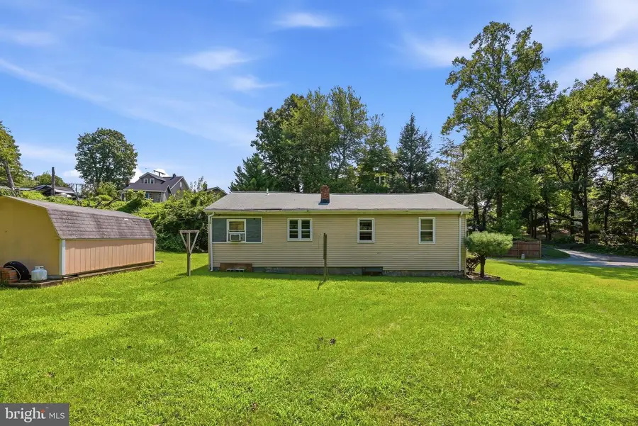 5904 Carver Pl, Falls Church, VA 22041 - #2