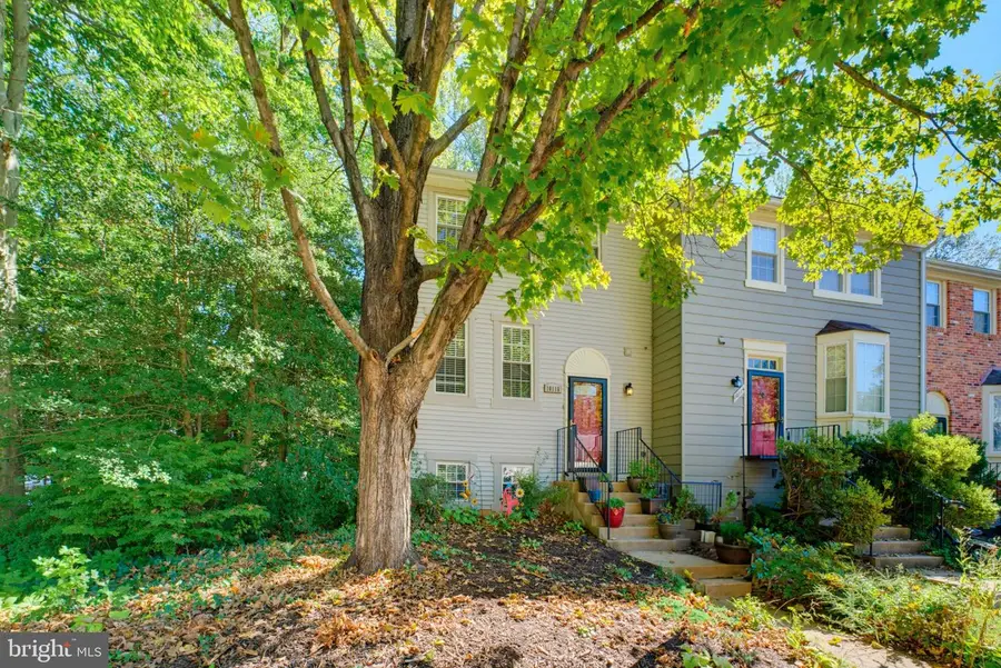 10116 Chestnut Wood Ln, Burke, VA 22015 - #2