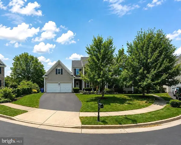 889 Ballou St, HERNDON, VA 20170