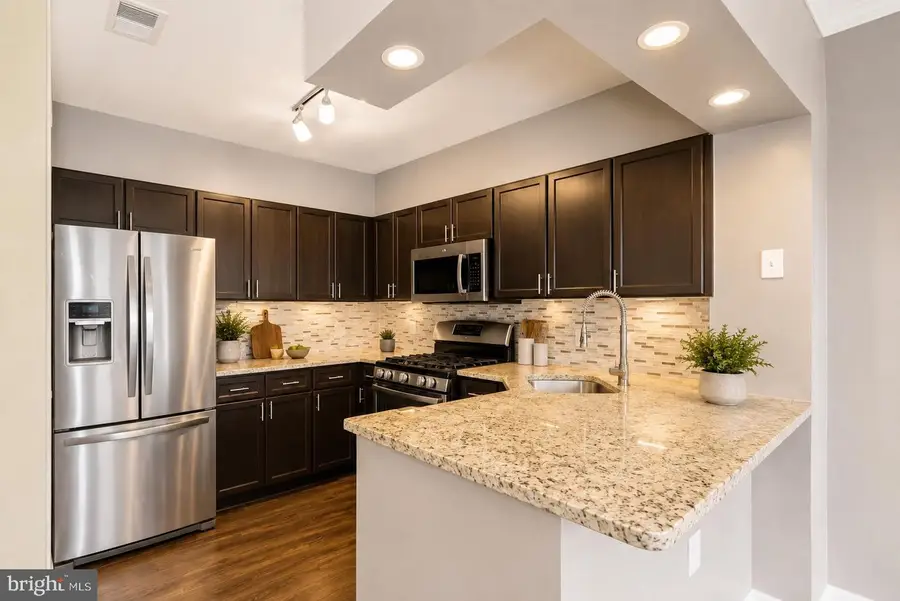 2108 Highcourt Ln #305, Herndon, VA 20170 - #3