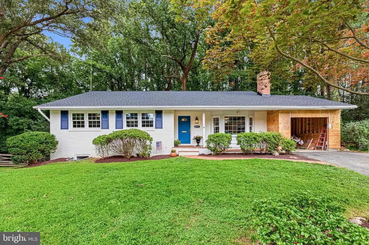 9717 Limoges Dr, Fairfax, VA 22032 - #1