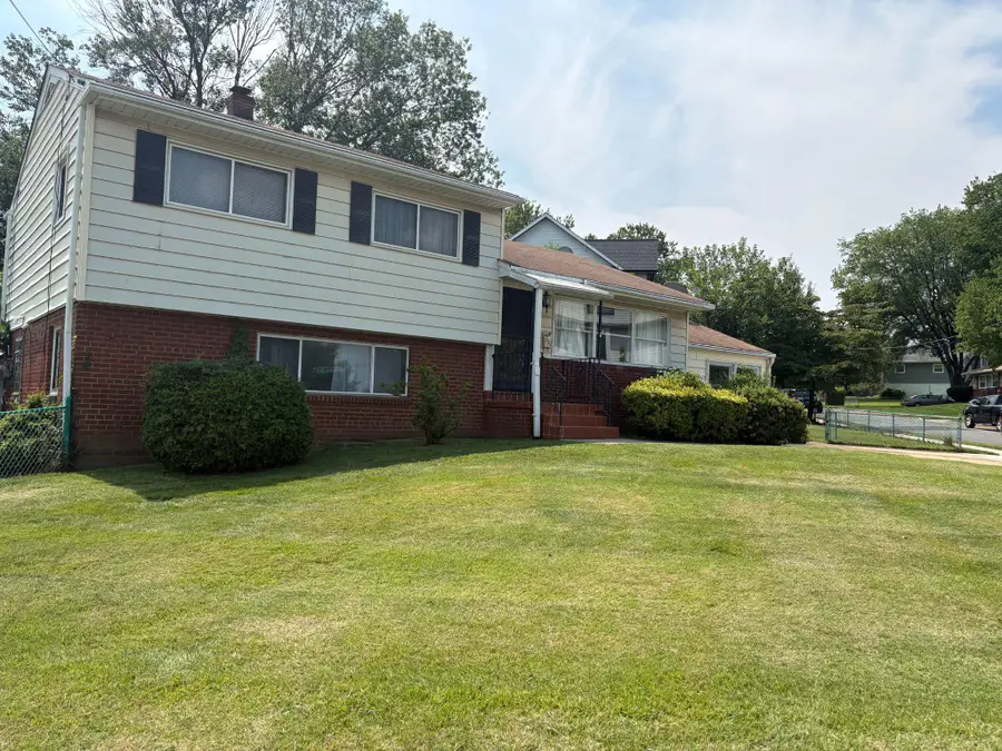 317 Charles St Se, Vienna, VA 22180 - #2