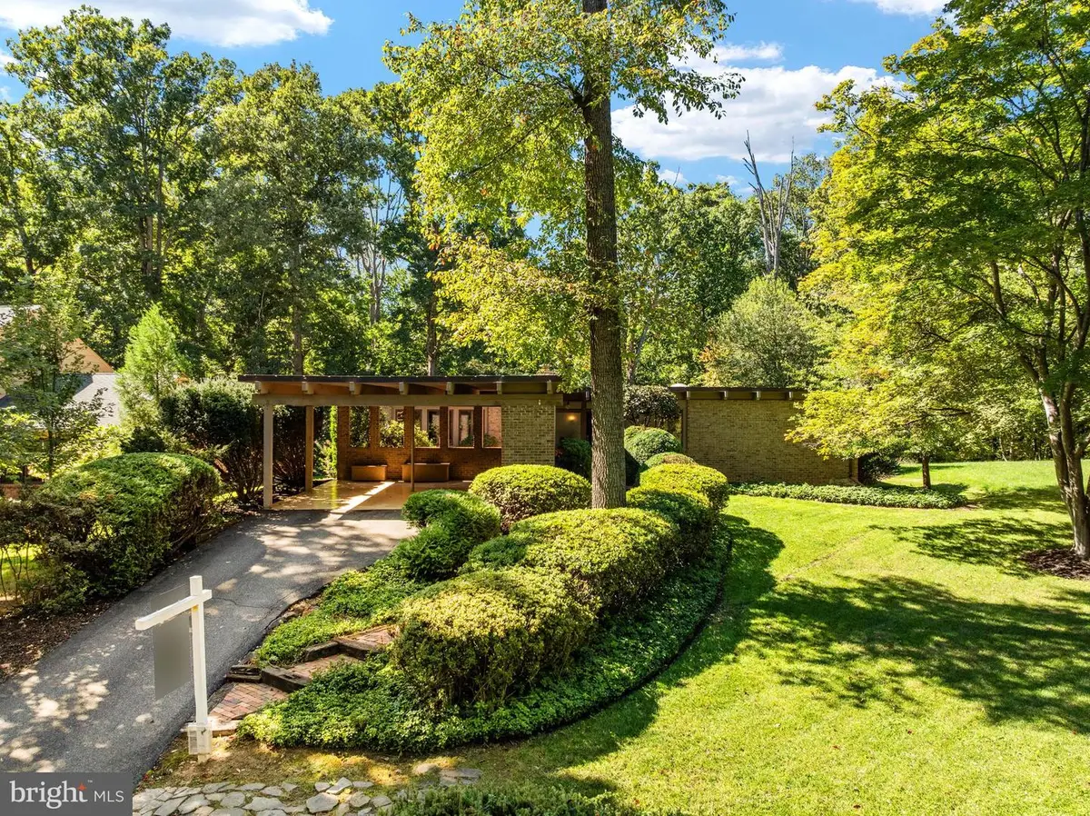 12107 Stirrup Rd, Reston, VA 20191 - #1