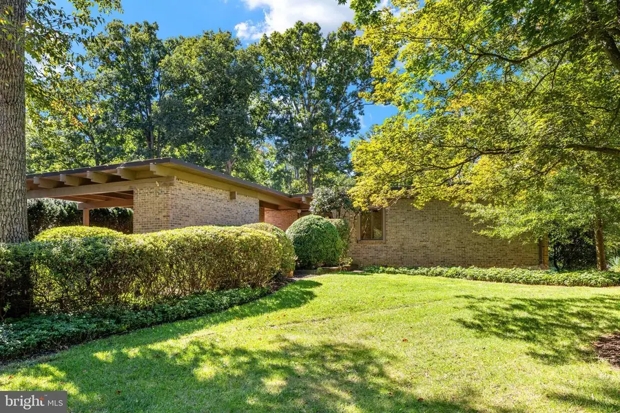 12107 Stirrup Rd, Reston, VA 20191 - #2