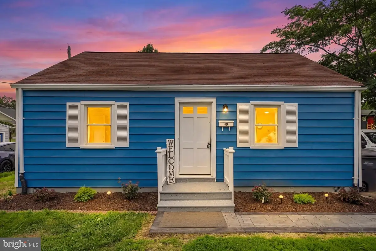 3007 Elmwood Dr, Alexandria, VA 22303 - #1
