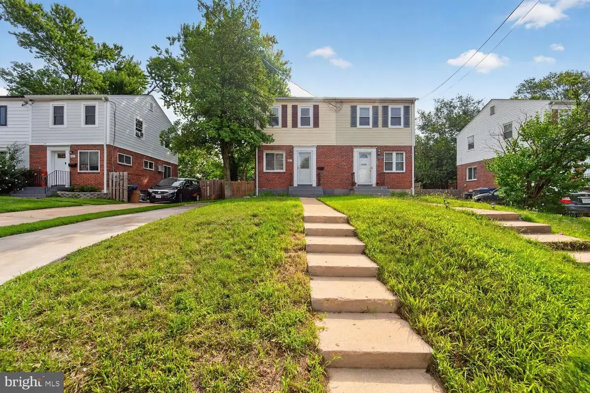 6817 Radcliffe Dr, Alexandria, VA 22307 - #1