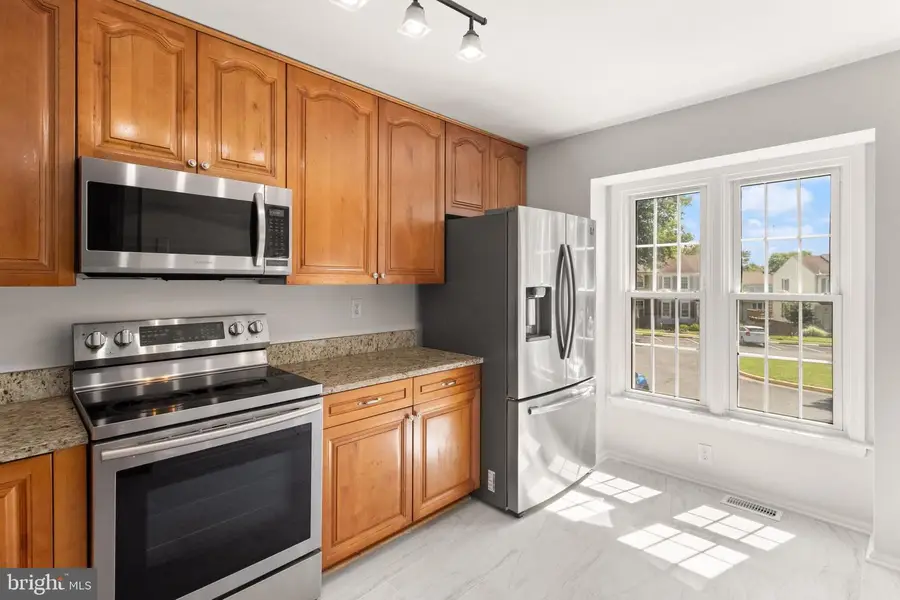 8636 Dellway Ln, Vienna, VA 22180 - #3