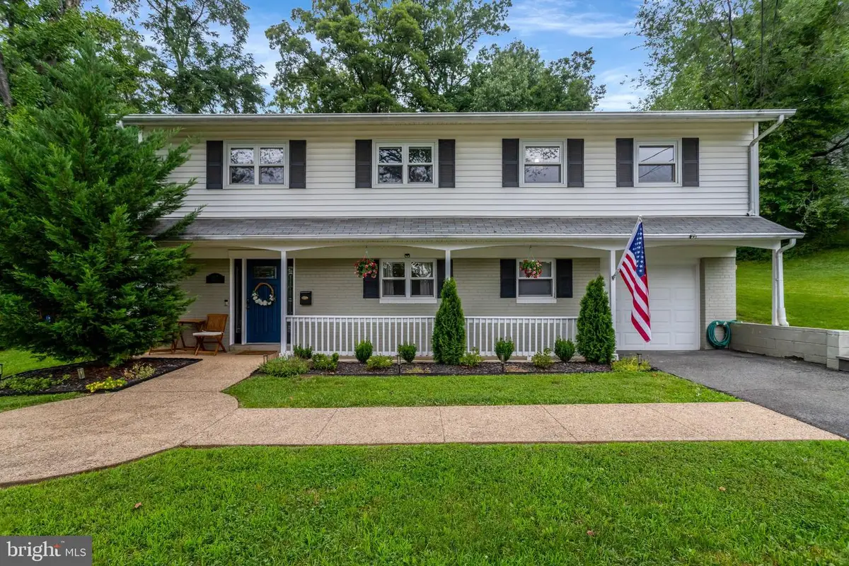 6612 Cottonwood Dr, Alexandria, VA 22310 - #1