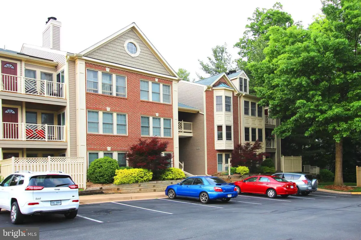 3801 Ridge Knoll Ct #210a, Fairfax, VA 22033 - #1