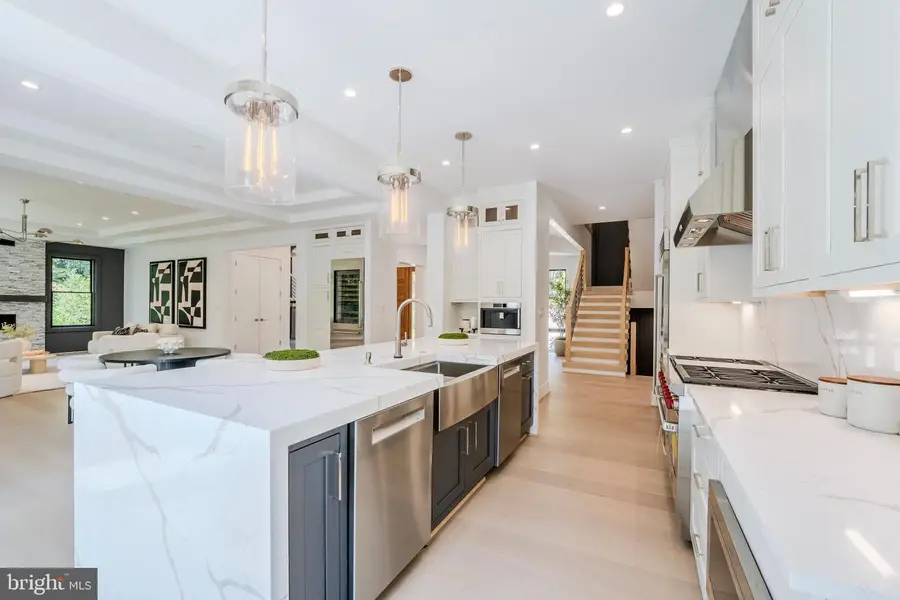 1909 Hillside Dr, Falls Church, VA 22043 - #3